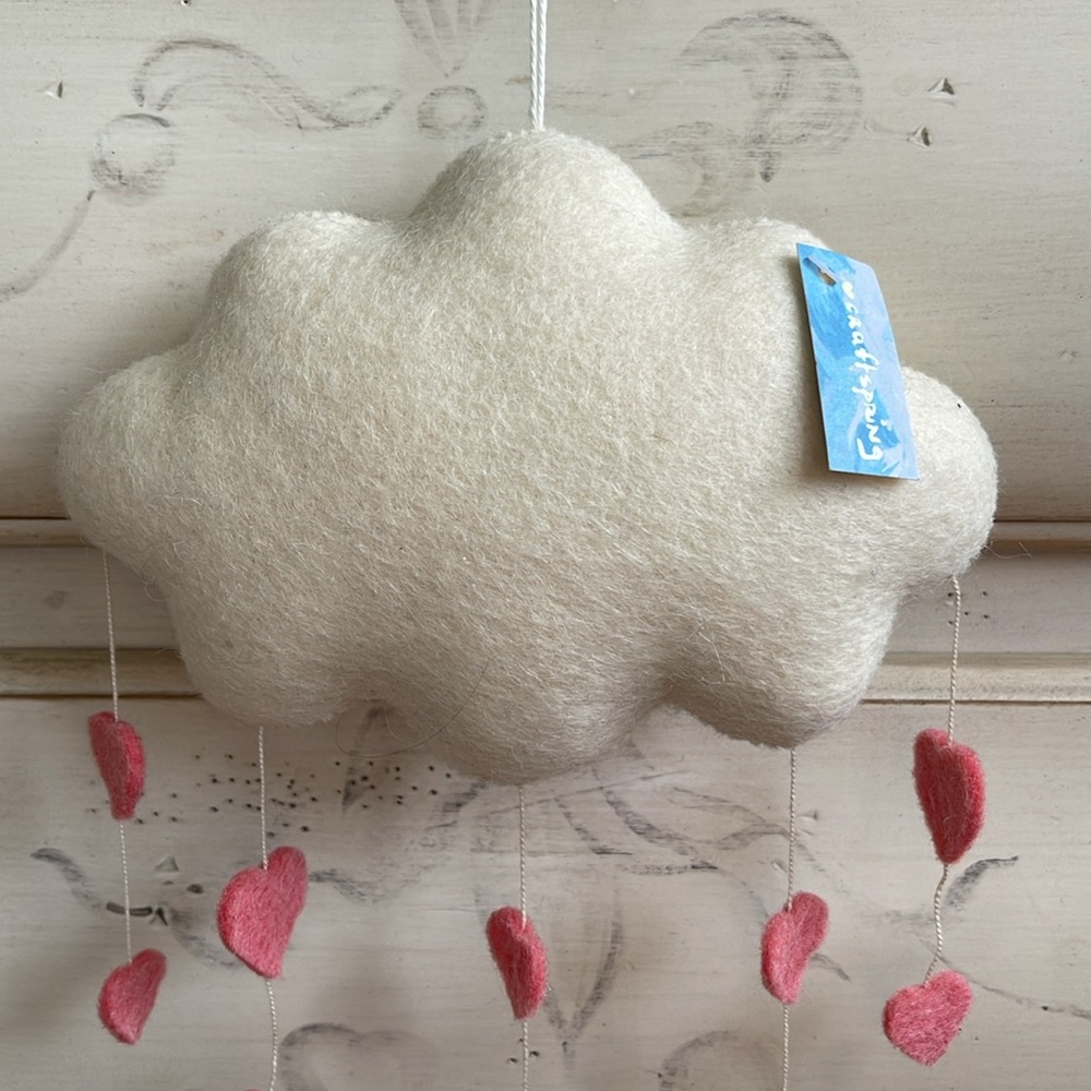 CRAFTSPRING HEARTS & CLOUD FELT MOBILE / ACCENT NWT - Picture 3 of 8